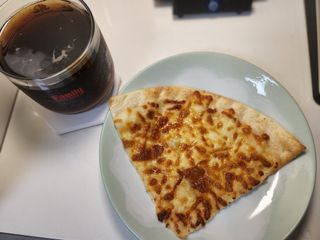[푸딩팩토리] 10인치 씬피자 3종 택2_베샤멜 고르곤졸라/불고기/고르곤졸라 — 5점을 준 리뷰어가 2022년 5월 올린 사용 사진
