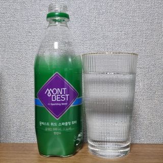 몽베스트 Montbest with Sparkling water Plain 20병 — 3점을 준 리뷰어가 2021년 11월 올린 사용 사진