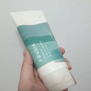 [후르디아] 올리브영 저자극 비건바디로션 — 5점을 준 리뷰어가 2023년 2월 올린 사용 사진