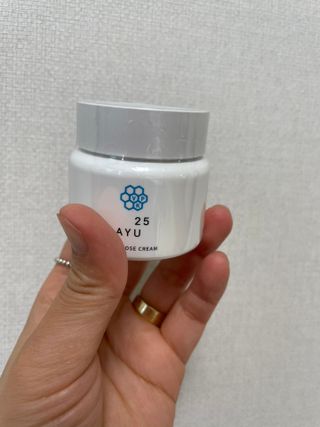 AYU25[아유트웬티파이브]다마스크로즈워터 베이스 천연 수분 촉촉 크림 — 4점을 준 리뷰어가 2021년 4월 올린 사용 사진