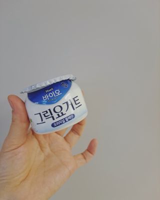 매일바이오 그릭요거트 오리지널 플레인 4개, 로스터리 커피믹스 4개 — 4점을 준 리뷰어가 2021년 12월 올린 사용 사진