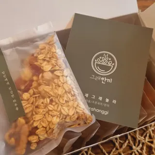 [그래한끼] 무설탕/저당 시리얼타입 수제그래놀라 (40gX10개) — 5점을 준 리뷰어가 2022년 9월 올린 사용 사진