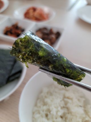 [해림맛김] 들기름에 구운 바삭바삭 김 4종 세트 + 1종 랜덤발송 총5개입 — 5점을 준 리뷰어가 2021년 2월 올린 사용 사진