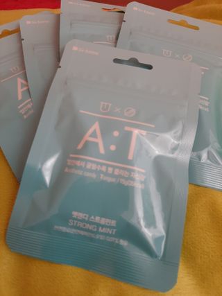 입 냄새 완화에 도움을 주는 에티켓 캔디 앳캔디 스트롱민트 — 4점을 준 리뷰어가 2021년 3월 올린 사용 사진