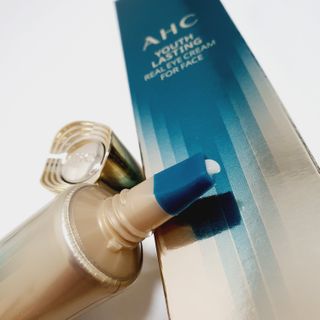 [NEW 탄력유턴 아이크림] AHC 유스 래스팅 리얼 아이크림 포 페이스 — 5점을 준 리뷰어가 2021년 1월 올린 사용 사진