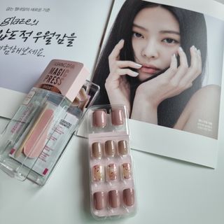 데싱디바 매직프레스 가을신상 숏 스퀘어_3종 중 택1 — 3점을 준 리뷰어가 2021년 10월 올린 사용 사진