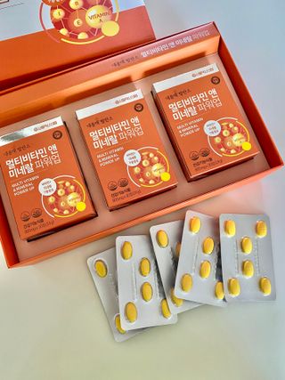 서울약사신협_내몸애발란스멀티비타민앤미네랄파워업_800mg x 90정 — 5점을 준 리뷰어가 2021년 8월 올린 사용 사진