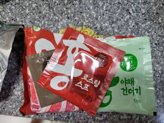 [풀무원] 자연은맛있다 정면, 백면, 홍면  세트 — 5점을 준 리뷰어가 2021년 4월 올린 사용 사진