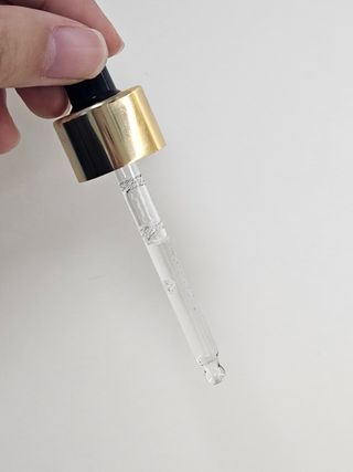 스킨큐어 산다화 비타민c 화이트닝 에센스 30ml — 4.5점을 준 리뷰어가 2023년 10월 올린 사용 사진
