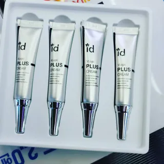 아이디플라코스메틱 아이디 브이로직 플러스 크림 15ml X 4EA — 5점을 준 리뷰어가 2022년 5월 올린 사용 사진