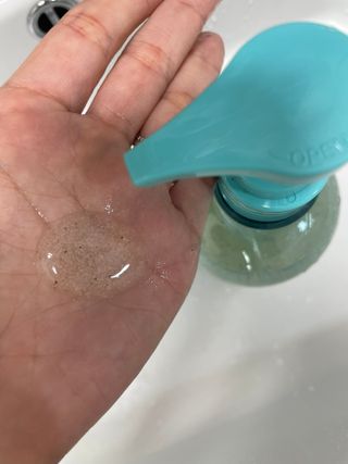 벨먼 내추럴스파 수분광채 스크럽 바디워시 600ml 5종 — 5점을 준 리뷰어가 2022년 5월 올린 사용 사진
