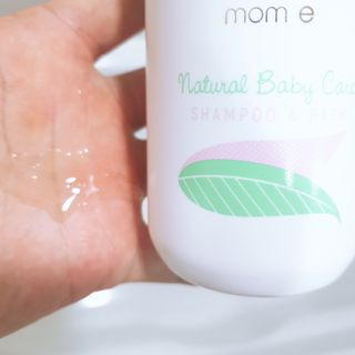 mom e 맘이 내추럴 베이비 케어 샴푸앤바스+로션 — 5점을 준 리뷰어가 2021년 1월 올린 사용 사진