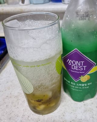 몽베스트 Montbest with Sparkling water Lemon OR Lime 20병(랜덤) — 5점을 준 리뷰어가 2021년 10월 올린 사용 사진