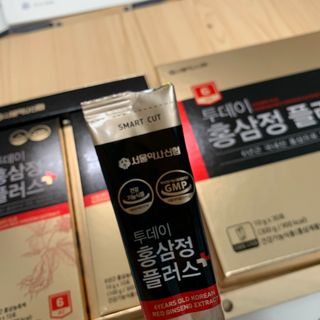 서울약사신협_투데이홍삼정플러스스틱_10g x 30포 — 5점을 준 리뷰어가 2021년 2월 올린 사용 사진