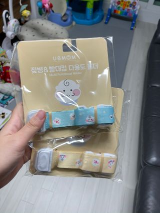 유비맘 젖병 빨대컵 다용도 홀더 1+1 _ 컬러 랜덤 발송 — 5점을 준 리뷰어가 2021년 1월 올린 사용 사진