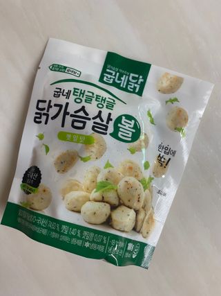 굽네몰 [굽네] 탱글탱글 닭가슴살볼 3종, 닭가슴살 오븐 스테이크 3종 — 5점을 준 리뷰어가 2021년 5월 올린 사용 사진