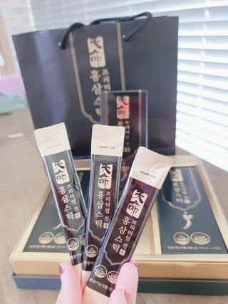 헬스업_천명진프리미엄홍삼스틱_10ml x 30포 — 5점을 준 리뷰어가 2021년 2월 올린 사용 사진
