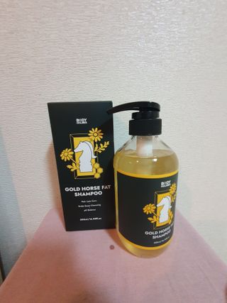 [바디홈즈] 골드 마유 샴푸 — 5점을 준 리뷰어가 2021년 2월 올린 사용 사진