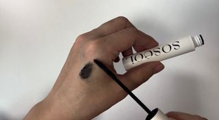 더소설 소설 블랙아이래쉬 세럼 10g(SOSEOL BLACK EYELASH SERUM 10g) — 5점을 준 리뷰어가 2023년 6월 올린 사용 사진