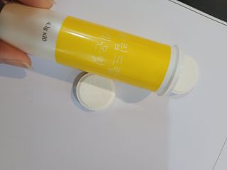 [슬림드랍 레몬맛] 건기식 다이어트 보조제 겸 비타민 — 5점을 준 리뷰어가 2022년 1월 올린 사용 사진