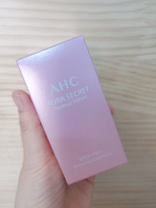 AHC 아우라 시크릿 톤업 벨벳 — 4점을 준 리뷰어가 2021년 4월 올린 사용 사진
