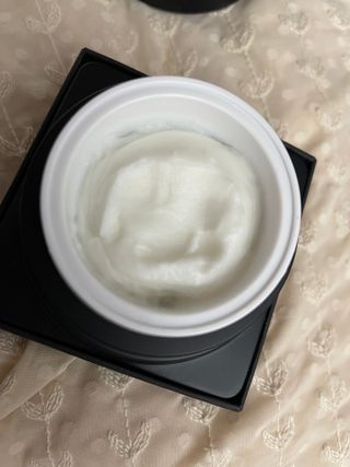 오투에니원 갈락토미세스 비타민 C 프리미엄 블랙스완 크림 50g — 5점을 준 리뷰어가 2023년 1월 올린 사용 사진
