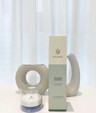 유메이 웰니스 샴푸 + 유메이 스칼프 브러쉬 — 5점을 준 리뷰어가 2021년 12월 올린 사용 사진