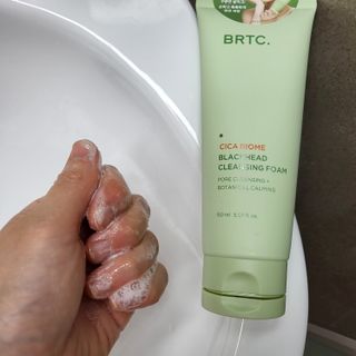 비알티씨 BRTC 시카 바이옴 블랙헤드 클렌징 폼 150ml — 4점을 준 리뷰어가 2022년 12월 올린 사용 사진