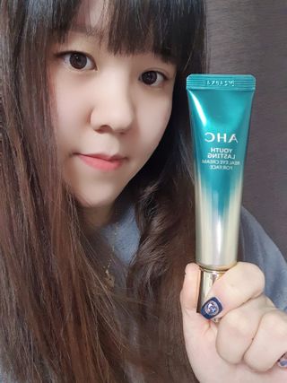 [NEW 탄력유턴 아이크림] AHC 유스 래스팅 리얼 아이크림 포 페이스 — 5점을 준 리뷰어가 2021년 3월 올린 사용 사진