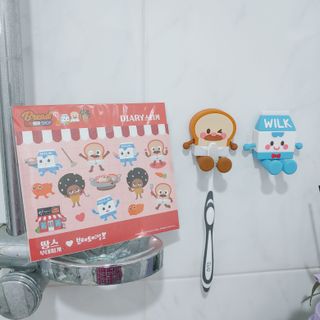 땅스부대찌개 X 브레드이발소 콜라보 비치타올 — 5점을 준 리뷰어가 2023년 6월 올린 사용 사진