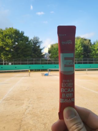 [인디닥터] 타이탄 BCAA 프로틴 젤리스틱 — 5점을 준 리뷰어가 2022년 6월 올린 사용 사진