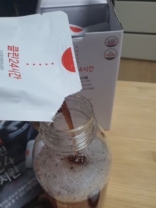 클린24시간 1BOX(5포) + 전용보틀(500ml) — 5점을 준 리뷰어가 2022년 12월 올린 사용 사진