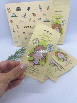 세뚜아(Cettua) 세뚜아 스티키 포어 패치 Cettua Sticky Pore Patch — 5점을 준 리뷰어가 2023년 8월 올린 사용 사진