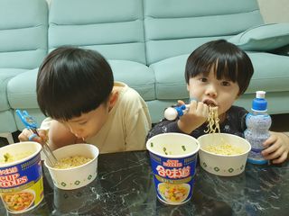 NISSIN 닛신 컵누들  4종 - 씨푸드오리지날, 씨푸드 스파이시, 씨푸드 커리, 씨푸드 XO소스 — 5점을 준 리뷰어가 2022년 12월 올린 사용 사진