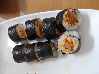 해풀잎 누구나 김밥*1ea [(혼합야채 35g *1ea,  김밥김 (5g, 5ea),  양념간장 (6g, 5ea), 참기름(5g, 2ea)] — 4점을 준 리뷰어가 2022년 8월 올린 사용 사진
