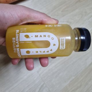 BLENDY'S 핑크 스무디+블론디 스무디 — 5점을 준 리뷰어가 2022년 3월 올린 사용 사진