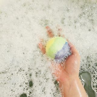 소담스퀘어 상암 Evreryday Bath Bomb Day7(에브리데이 배쓰밤 데이7) / 7종 중 2종 랜덤발송 — 5점을 준 리뷰어가 2022년 11월 올린 사용 사진
