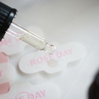 라라로즈데이 시즌2 천연 아로마오일 Y존 케어 속옷향수 이너퍼퓸 5ml  여성의 자존감을 UP시키자 — 5점을 준 리뷰어가 2021년 8월 올린 사용 사진