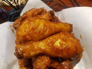 [교촌치킨 영등포역점] 치킨 메뉴 중 택1 — 5점을 준 리뷰어가 2021년 1월 올린 사용 사진