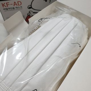 JHWORLD 스누피 마스크 정품 스누피 KF-AD 국내 비말차단 아동용 성인용 일회용 덴탈마스크 50매 — 5점을 준 리뷰어가 2021년 6월 올린 사용 사진