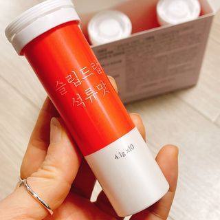 [슬림드랍 석류맛] 건기식 다이어트 보조제 겸 비타민 — 4.5점을 준 리뷰어가 2022년 2월 올린 사용 사진