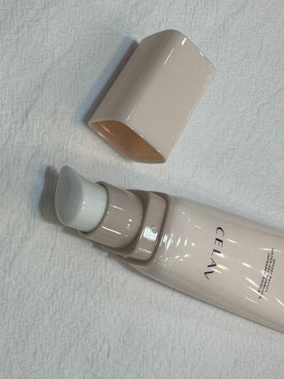 프리마인 선크림만 바꿨을 뿐인데 매일 물 2L챙겨먹고 기초케어 완벽하게 한 물빛피부 완성,셀라브UV프로텍터 — 3.5점을 준 리뷰어가 2023년 7월 올린 사용 사진