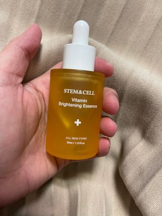 체르엠 스템앤셀 비타민 브라이트닝 에센스 30ml 1개 — 5점을 준 리뷰어가 2021년 11월 올린 사용 사진