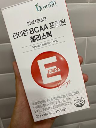 [인디닥터] 타이탄 BCAA 프로틴 젤리스틱 — 5점을 준 리뷰어가 2022년 5월 올린 사용 사진