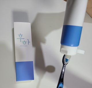 [심폐소생소] 무불소 임산부 천연 치약 — 5점을 준 리뷰어가 2021년 10월 올린 사용 사진
