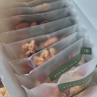 [그래한끼] 무설탕/저당 시리얼타입 수제그래놀라 (40gX10개) — 5점을 준 리뷰어가 2022년 7월 올린 사용 사진
