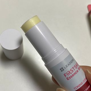 리더스코스메틱 리더스 퍼스트 샷 에센스 스틱 2종 — 4.5점을 준 리뷰어가 2022년 4월 올린 사용 사진