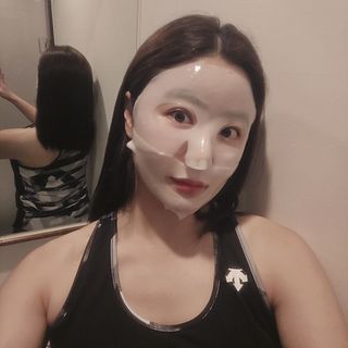 [올리브영] 웰더마 프리미엄 사파이어 콜라겐 임팩트 피팅 마스크 4매 — 5점을 준 리뷰어가 2025년 7월 올린 사용 사진