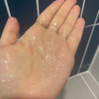 닥터시드 페퍼민트 앤 레몬 비건 비듬케어 쿨 탈모 샴푸 (1000ml) — 5점을 준 리뷰어가 2023년 8월 올린 사용 사진