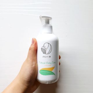 mom e 맘이 내추럴 베이비 케어 샴푸앤바스+로션 — 4점을 준 리뷰어가 2021년 1월 올린 사용 사진